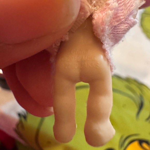 2010 Jakks Miniature Baby Doll Pink Shirt Blonde Hair - Picture 3 of 3